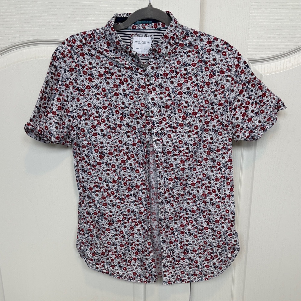 Denim & Flower Men's Short-Sleeve Floral Button-Down Shirt - Red on White